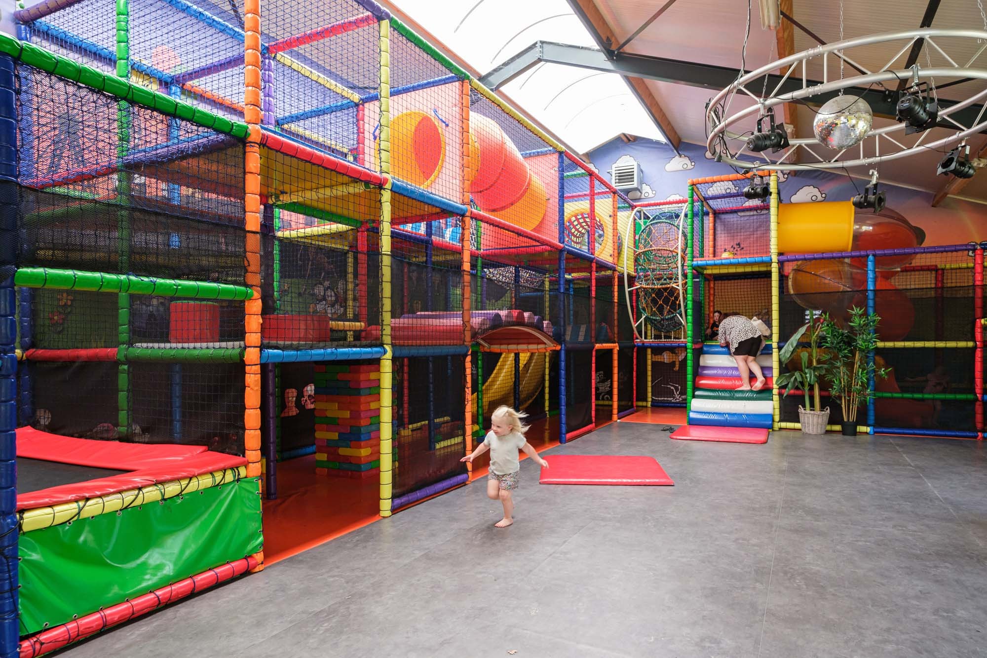 Indoor speeltuin 4 68efb4846843f