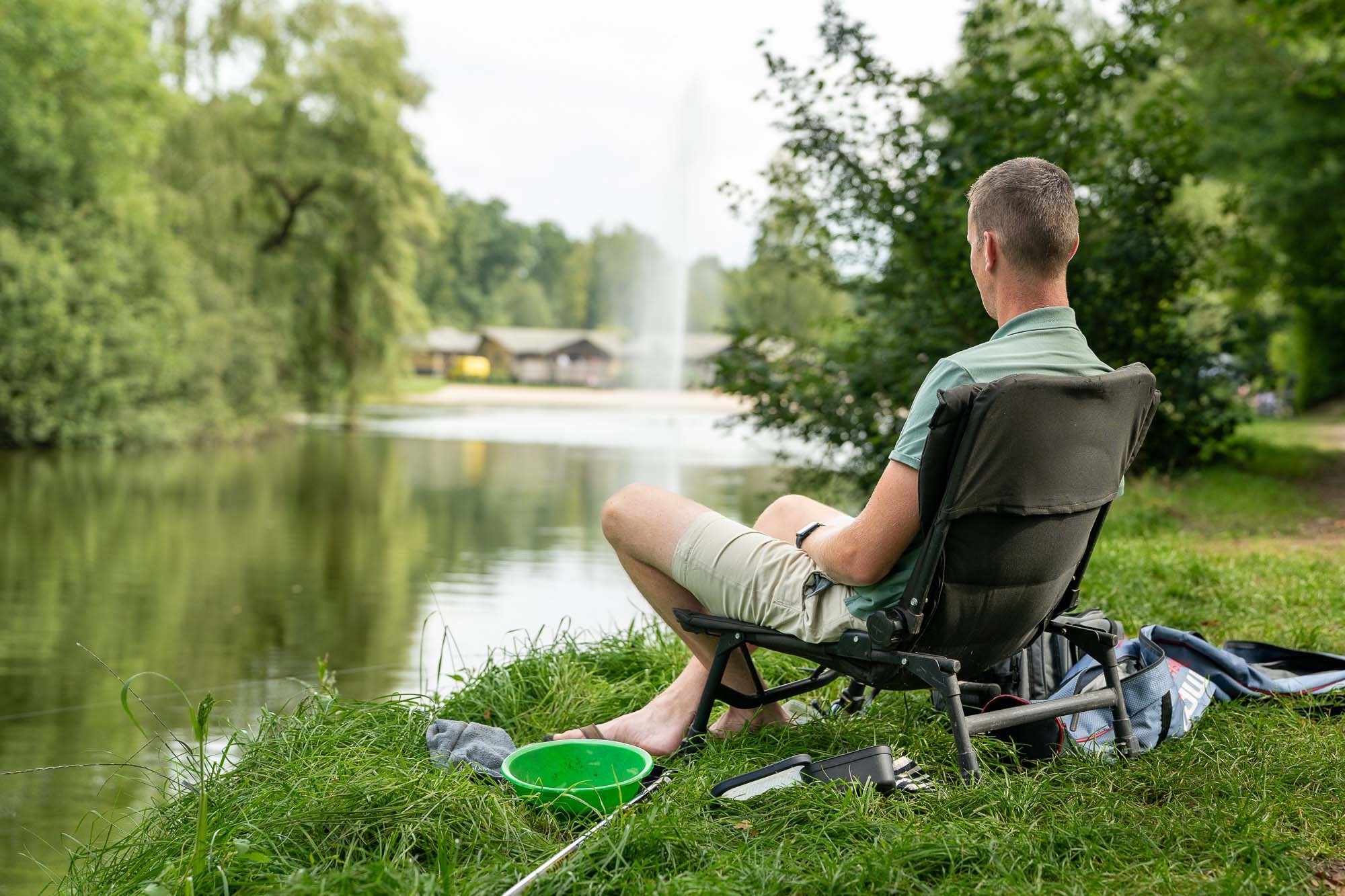 4-person chalet by the fishing pond