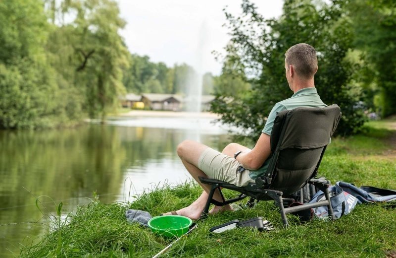4-person chalet by the fishing pond